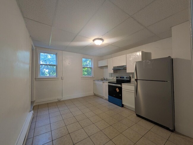 Photo - 325 E Church St