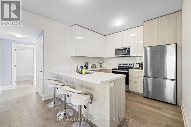 Photo - 1673 Bathurst St