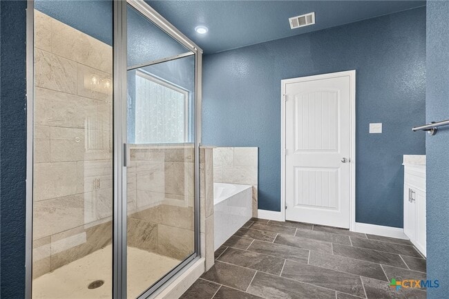 Photo - 1526 Black Kettle Trl