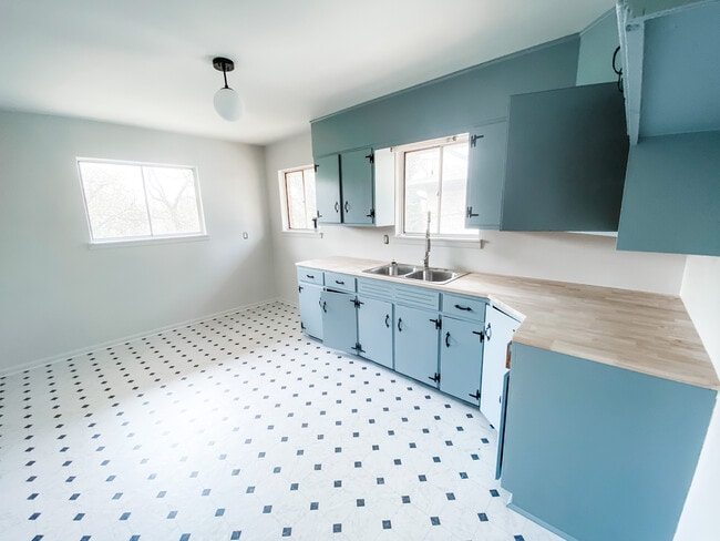 Photo - 536 81st St S