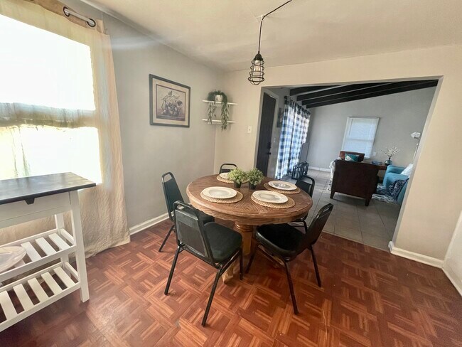 Photo - 302 McCartha Dr