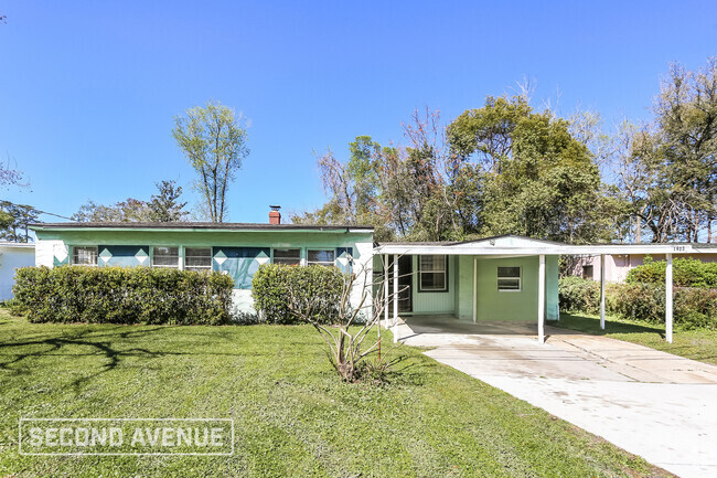 Building Photo - 1923 Forest Hills Rd Rental