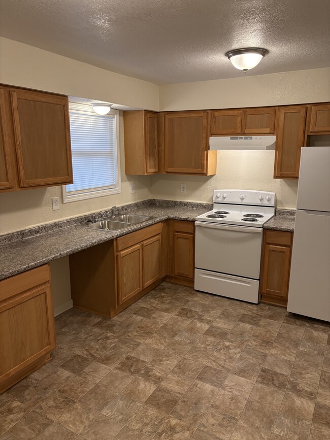 Photo - 1527 E Grand Blvd