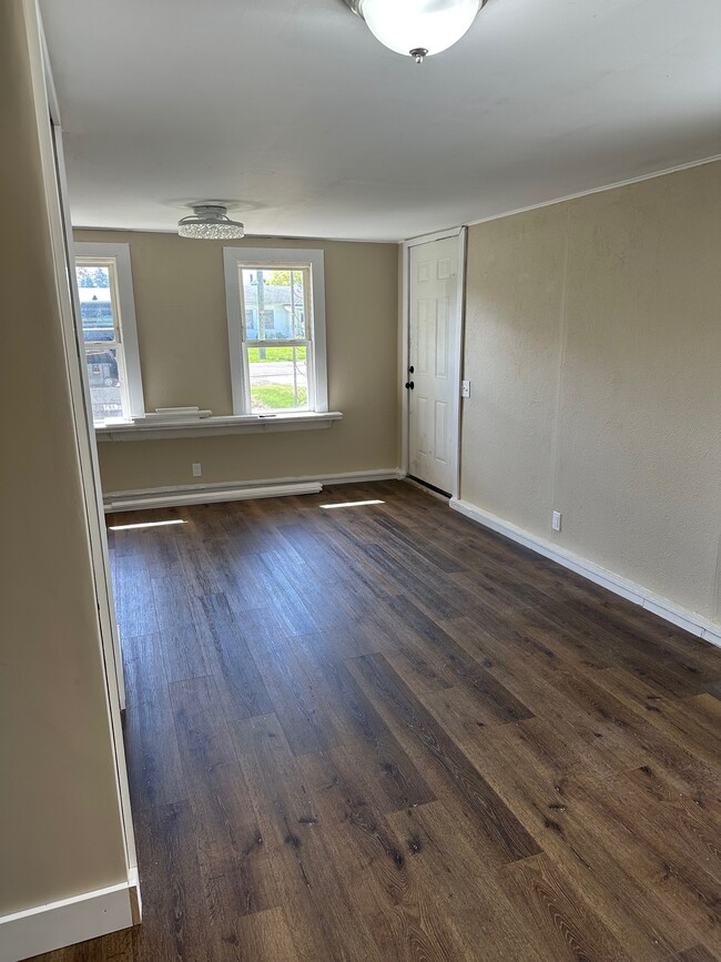 Bedroom 3 / Den - 2037 E 31st St