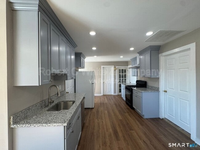 Photo - 96 Fulton St