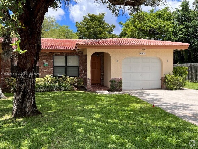 Building Photo - 1376 NW 93rd Terrace Unit 1376 Rental