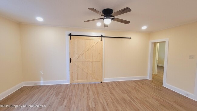 Photo - 864 S Main St