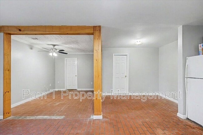 Photo - 2619 Livingston Ave
