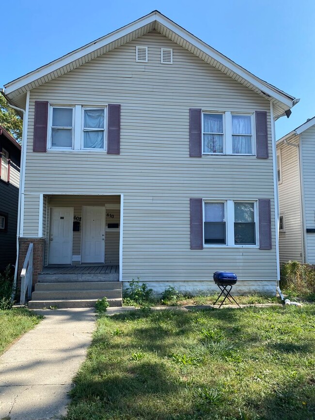 Building Photo - 608-610-610 Racine Ave Unit 610 Racine Avenue