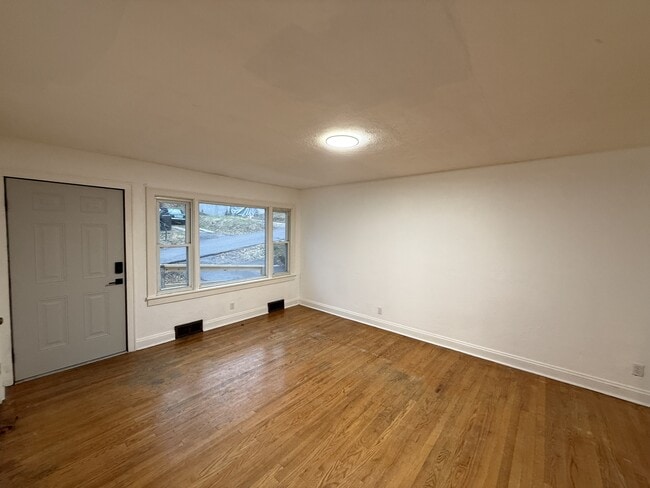 Photo - 103 Edwards St