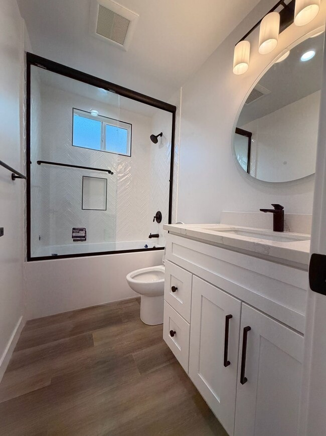 Photo - 24810 Newhall Ave