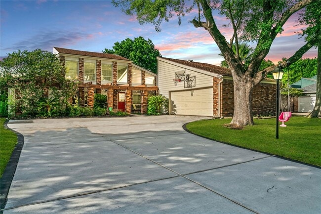 Photo - 13818 Menasco Ct House