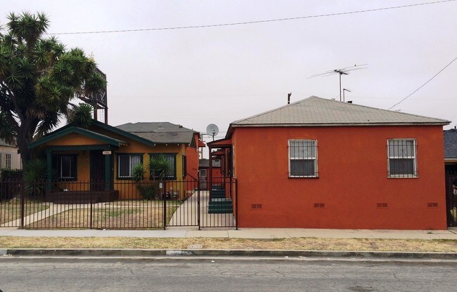 Photo - 1301 W 101st St