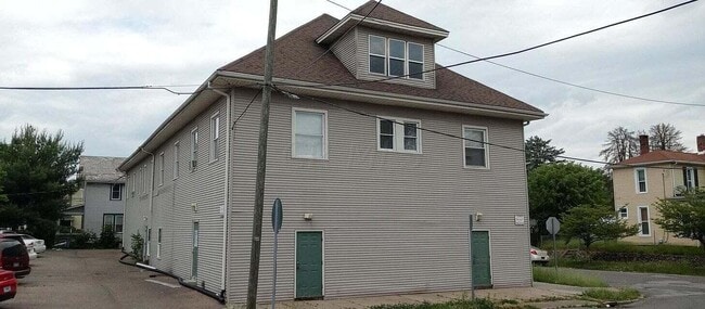 Building Photo - 403 Maple Ave Unit B