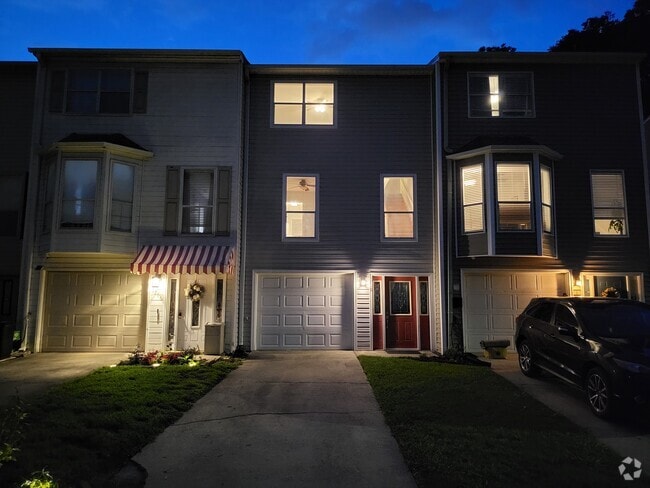Building Photo - 1718 13th Ct S Rental