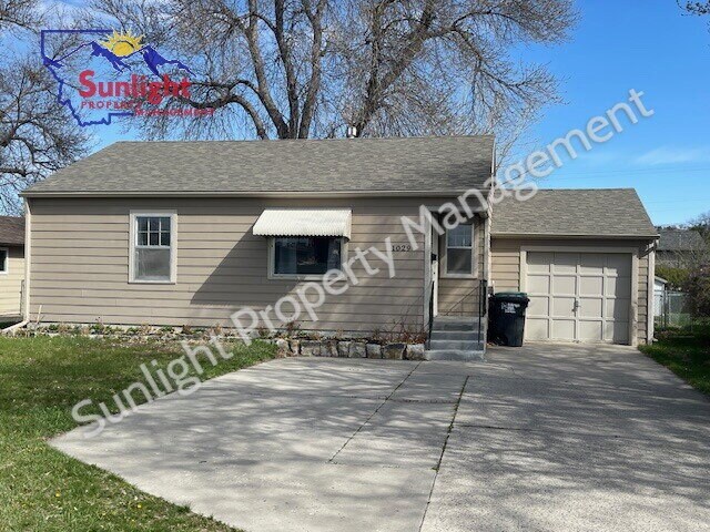 Building Photo - "Charming 2-Bed Home with Gleaming Hardwood Floors in Billings, MT!"