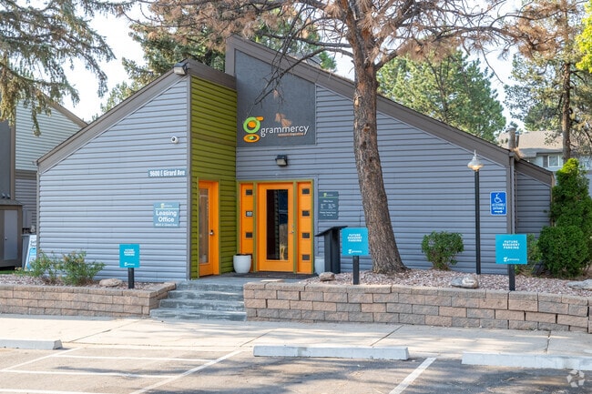 Leasing Office & Clubhouse - Grammercy