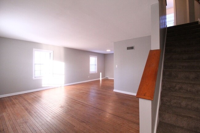 Photo - January FREE On This 2 Bedroom 2 Bath Duplex In The Waldo Area