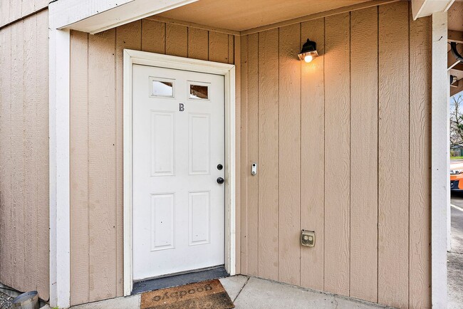 Photo - Invest LLC 4330 Unit B