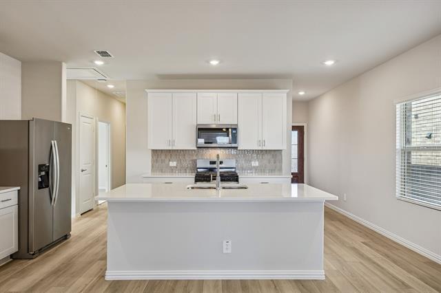 Photo - 805 Leavenworth Dr