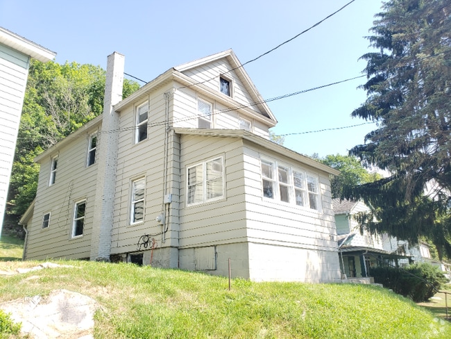 Building Photo - 718 W 5th Ave Rental