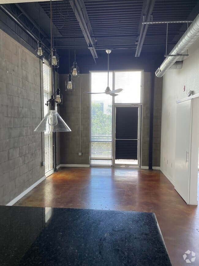 Building Photo - 420 N Adams St Unit 501 Rental