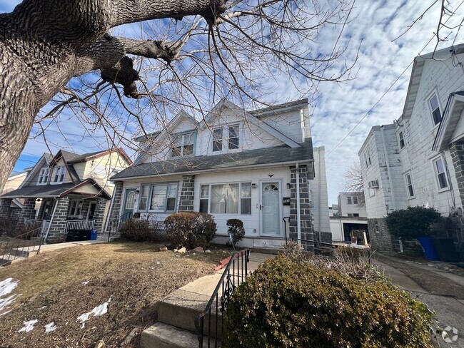 Building Photo - Stunning 4-Bedroom Twin Home in Upper Darb...