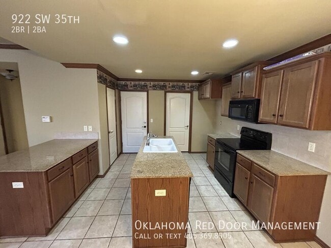 Photo - 922 SW 35th St