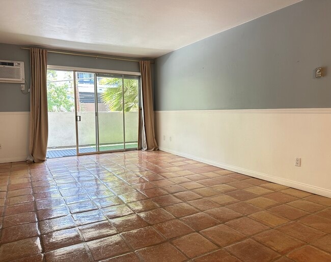 Building Photo - 960 Larrabee St Rental