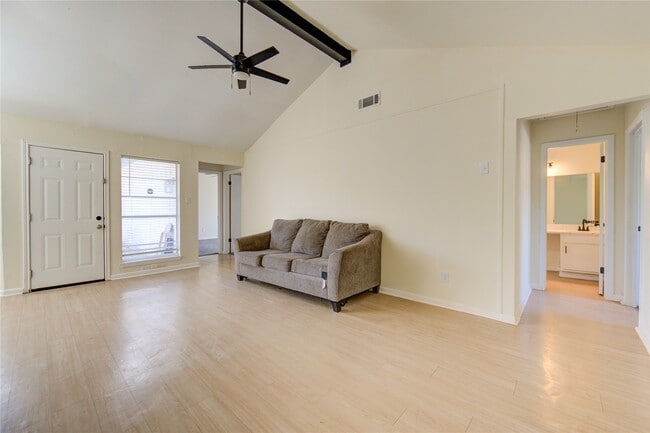 Photo - 7838 Royalwood Dr