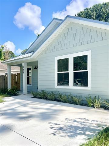 Photo - 723 W 6th St