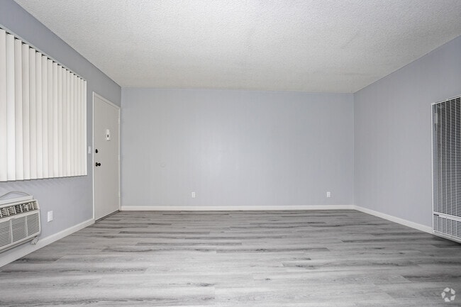 1BR, 1BA - 875SF Living Room