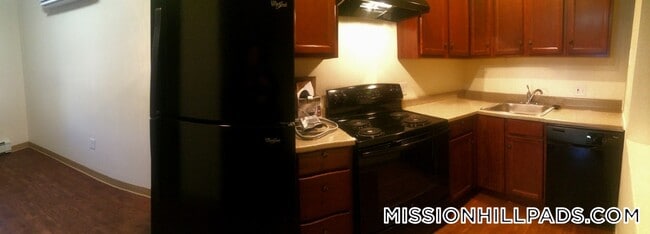 Building Photo - 13 Ruggles St