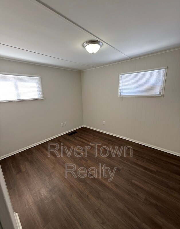 Photo - 451 Mineral Rd