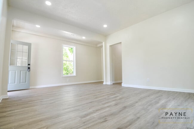 Photo - 2609 Thomas St
