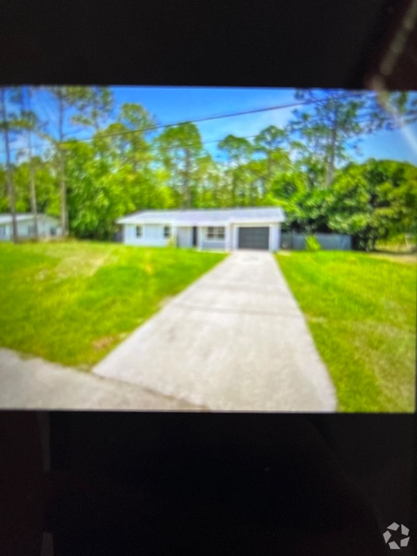 Building Photo - 14827 Sussex Dr Rental