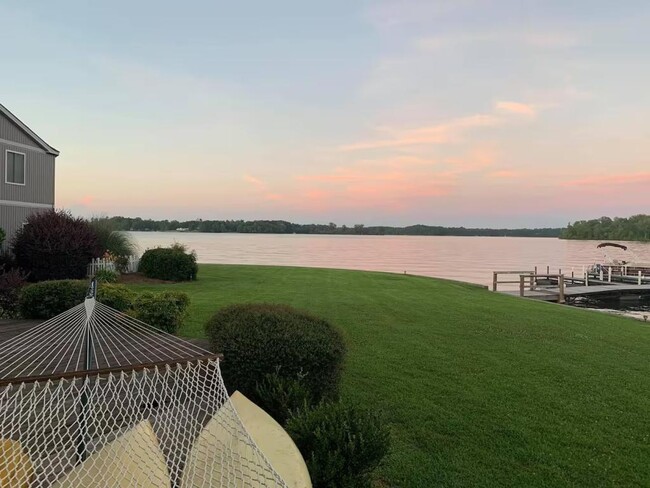 Building Photo - 124 Lake Ridge Dr