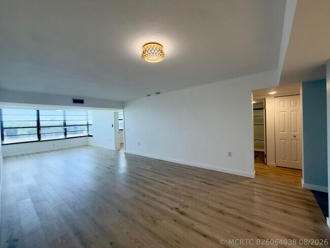 Photo - 3710 Whitehall Dr Unit 404