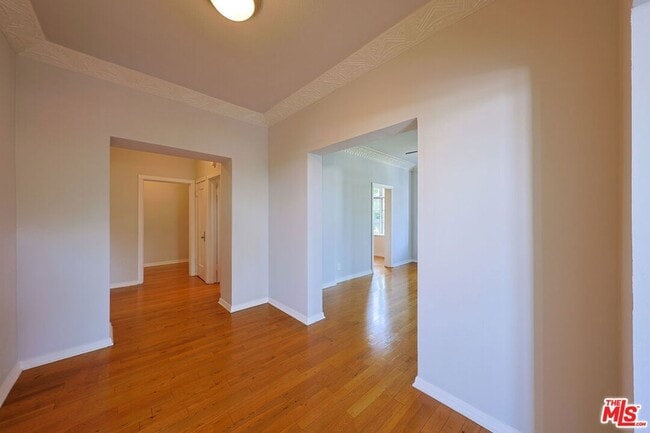 Photo - 1314 Hayworth Ave Unit 303
