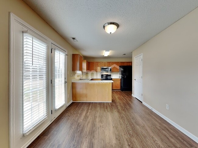 Photo - 10741 Glenluce Ave