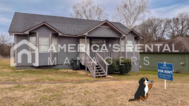 Building Photo - Updated Three Bedroom Two Bath Rental!