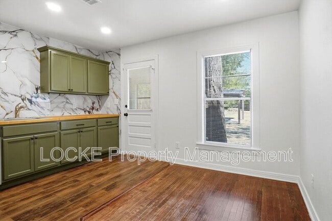 Photo - 410 McCarty St