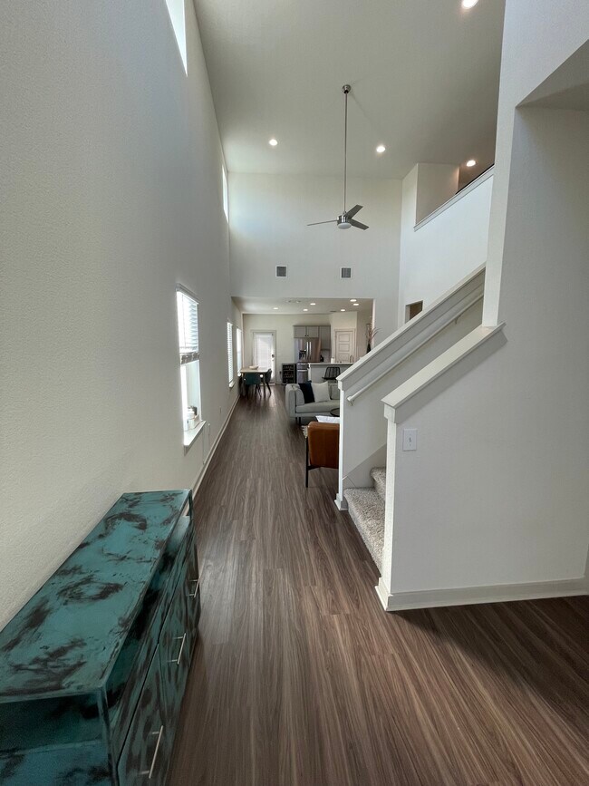 Photo - 10304 Fulton Ave