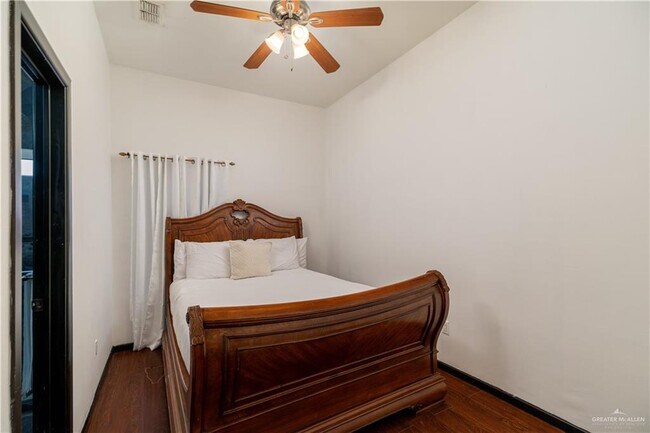 Photo - 19 S 48th St