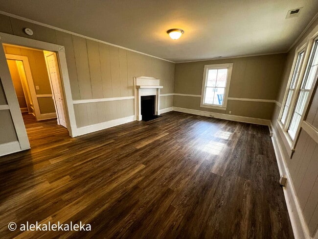 Photo - 1113 W Webb Ave