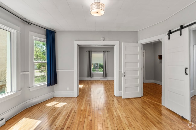 Building Photo - 1123 5th St NE Unit 1 Rental