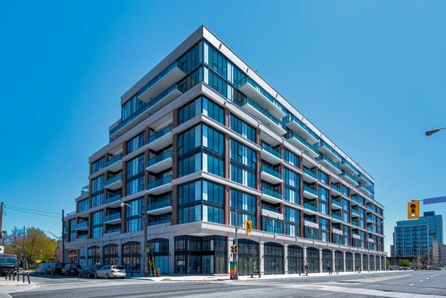 Building Photo - 1-621 Belsize Dr