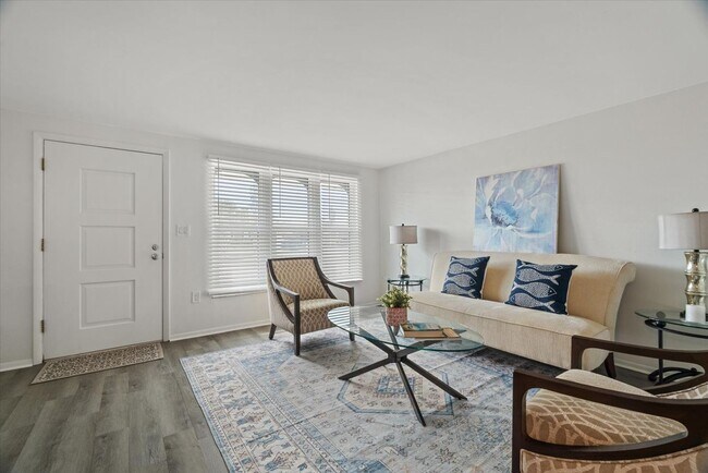 Photo - 477 Circlewood Dr