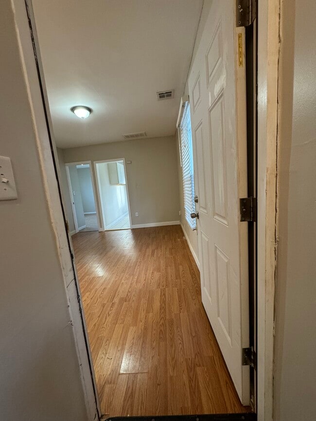 Building Photo - 189 Summer St Unit 2