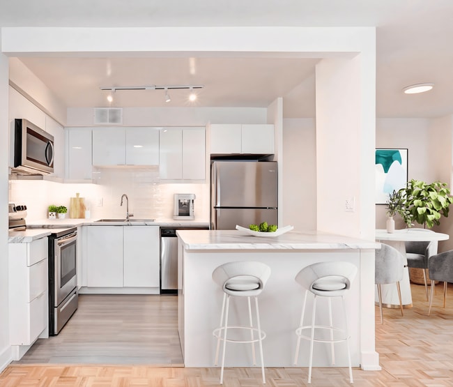 Building Photo - The Estates